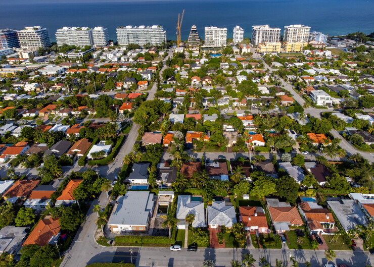 Florida home sellers cut prices, add to pressure on Lennar